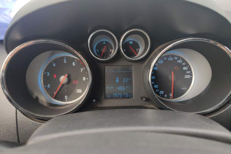 Used CHANGAN CS35 2015 1.6L Manual Luxury Model China IV Standard Instrument Cluster