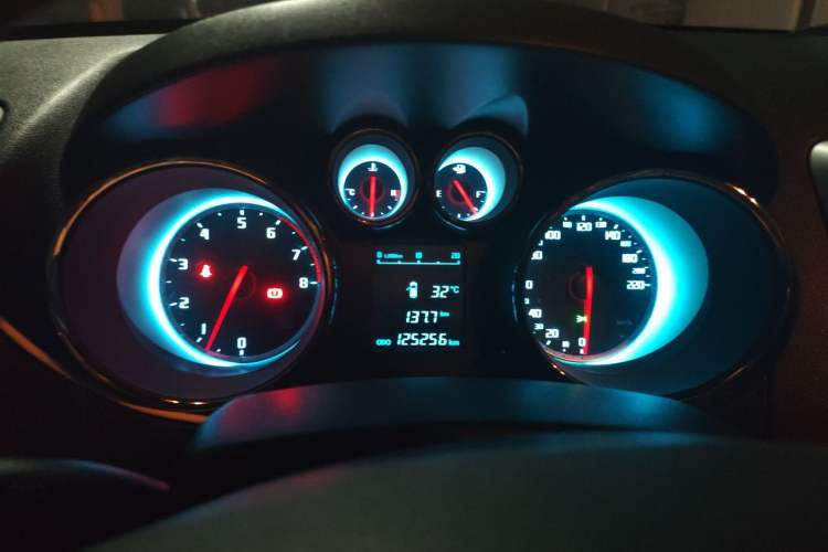 Used CHANGAN CS35 2015 1.6L Manual Luxury Model China V Standard Instrument Cluster