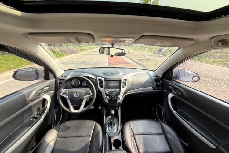 Used CHANGAN CS35 2015 1.6L Automatic Luxury Model China IV Standard Interior 1