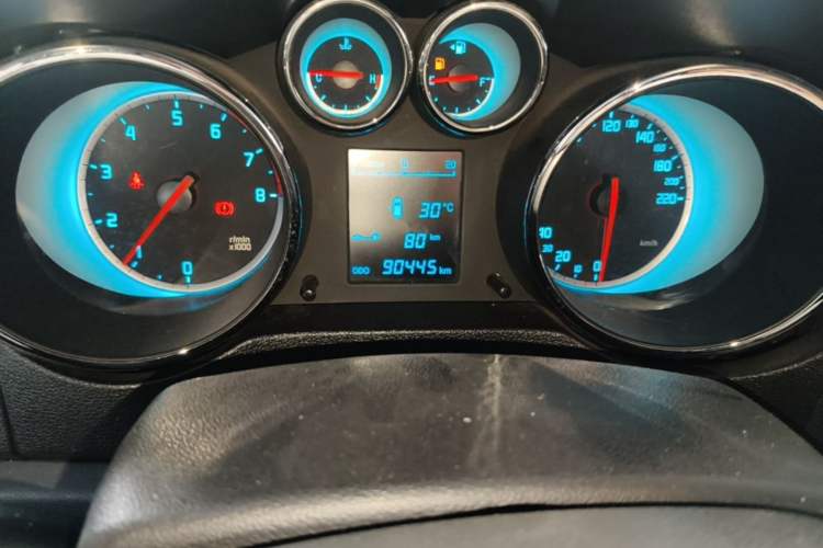 Used CHANGAN CS35 2015 1.6L Manual Luxury Model China IV Standard Odometer Close Up