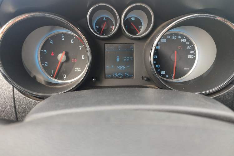 Used CHANGAN CS35 2015 1.6L Manual Luxury Model China IV Standard Odometer Close Up