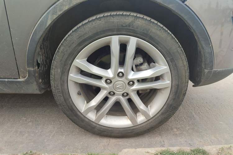 Used CHANGAN CS35 2015 1.6L Manual Luxury Model China IV Standard Right Front Wheel Hub