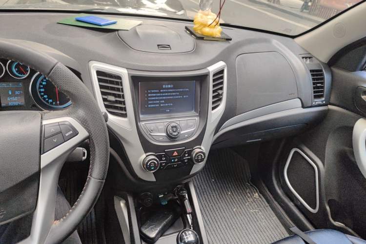 Used CHANGAN CS35 2015 1.6L Manual Luxury Model China IV Standard Audio And AC Panel