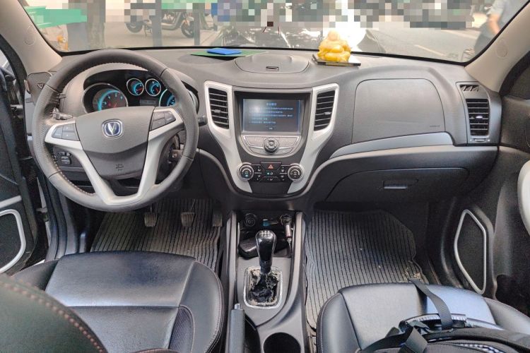 Used CHANGAN CS35 2015 1.6L Manual Luxury Model China IV Standard Center Console