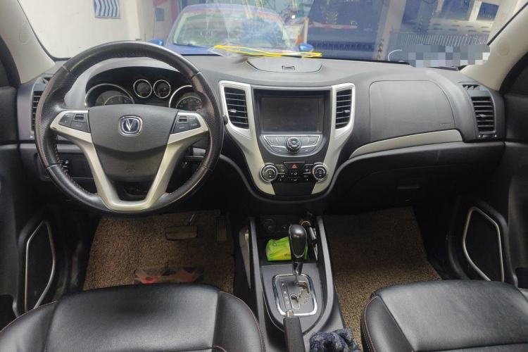 Used CHANGAN CS35 2015 1.6L Automatic Luxury Model China IV Standard Center Console