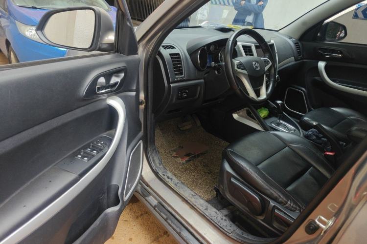 Used CHANGAN CS35 2015 1.6L Automatic Luxury Model China IV Standard Driver Seat