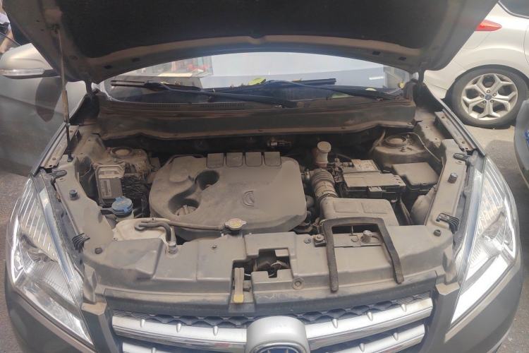 Used CHANGAN CS35 2015 1.6L Manual Luxury Model China V Standard Engine Bay