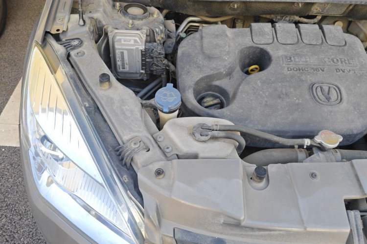 Used CHANGAN CS35 2015 1.6L Manual Luxury Model China IV Standard Engine Bay Right