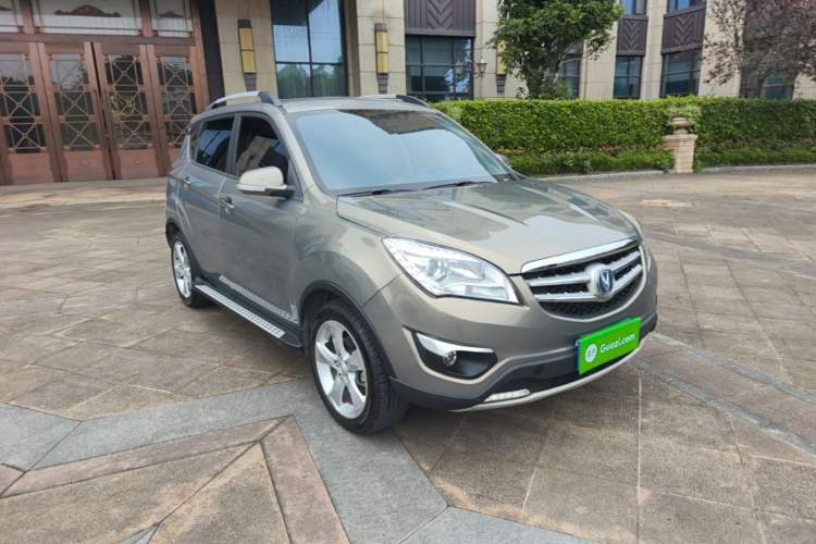 Used CHANGAN CS35 2015 1.6L Manual Luxury Model China IV Standard Front Right 45 Deg