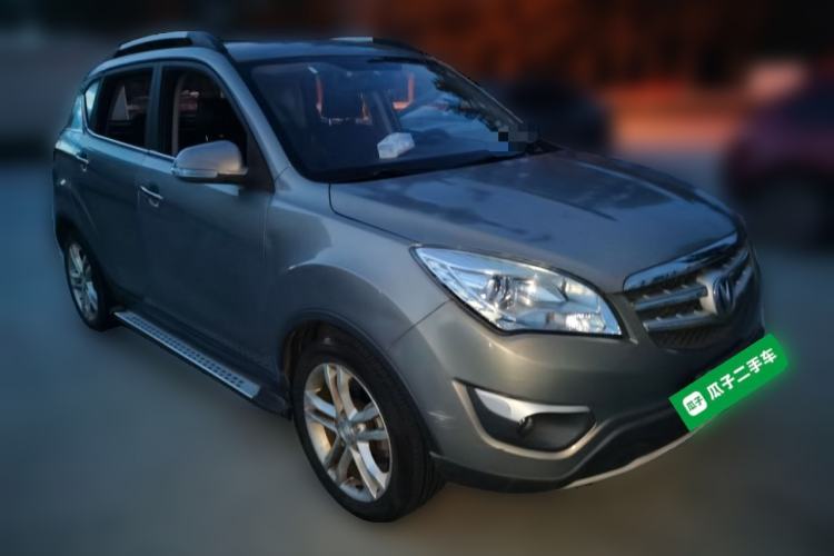 Used CHANGAN CS35 2015 1.6L Automatic Luxury Model China IV Standard Front Right 45 Deg