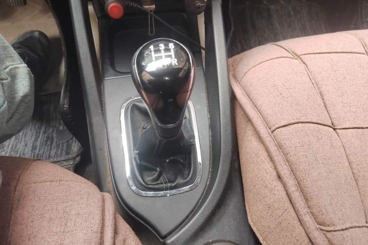 Used CHANGAN CS35 2015 1.6L Manual Luxury Model China V Standard Gear Lever
