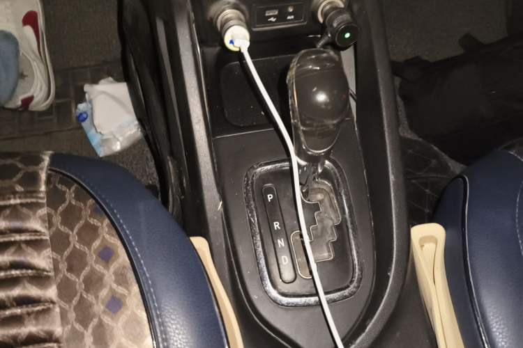Used CHANGAN CS35 2015 1.6L Automatic Luxury Model China IV Standard Gear Lever