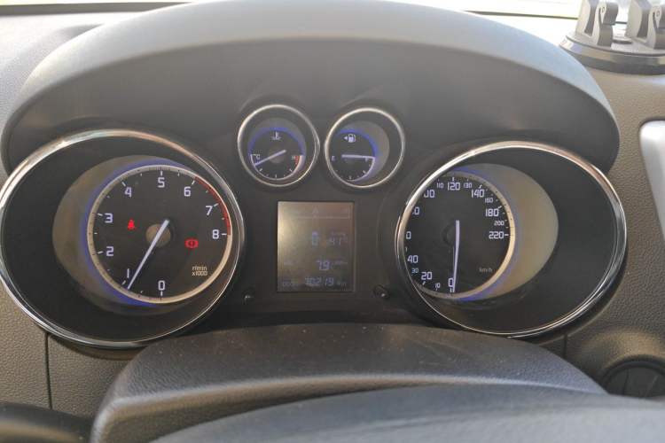 Used CHANGAN CS35 2015 1.6L Manual Luxury Model China IV Standard Instrument Cluster