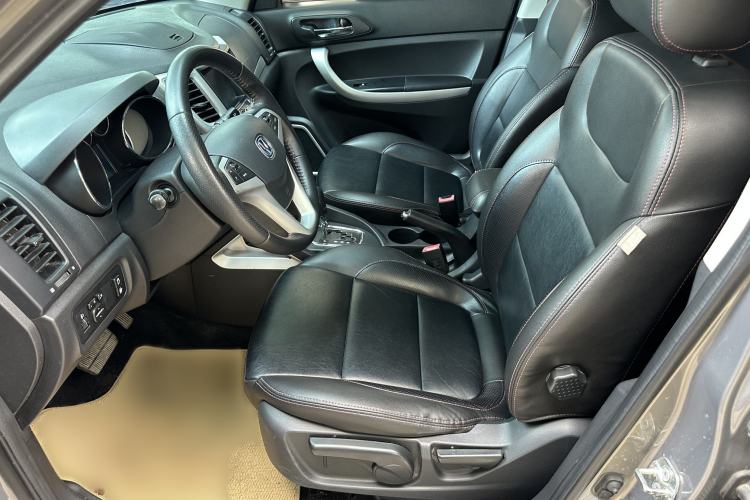Used CHANGAN CS35 2015 1.6L Automatic Prestige Model China V Standard Interior 5