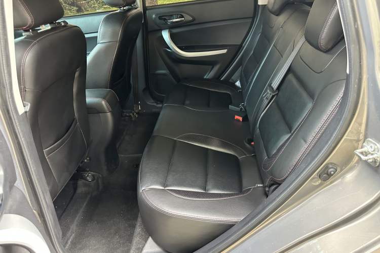 Used CHANGAN CS35 2015 1.6L Automatic Prestige Model China V Standard Interior 6