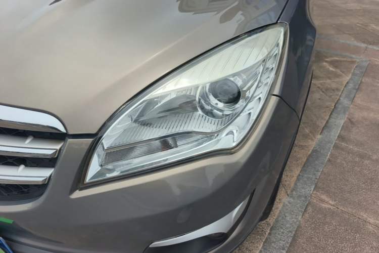 Used CHANGAN CS35 2015 1.6L Manual Luxury Model China IV Standard Left Front Headlight