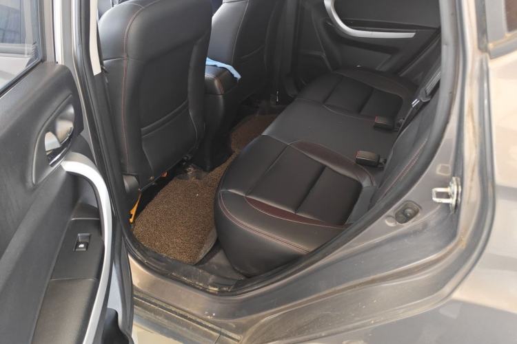 Used CHANGAN CS35 2015 1.6L Manual Luxury Model China IV Standard Left Rear Seat