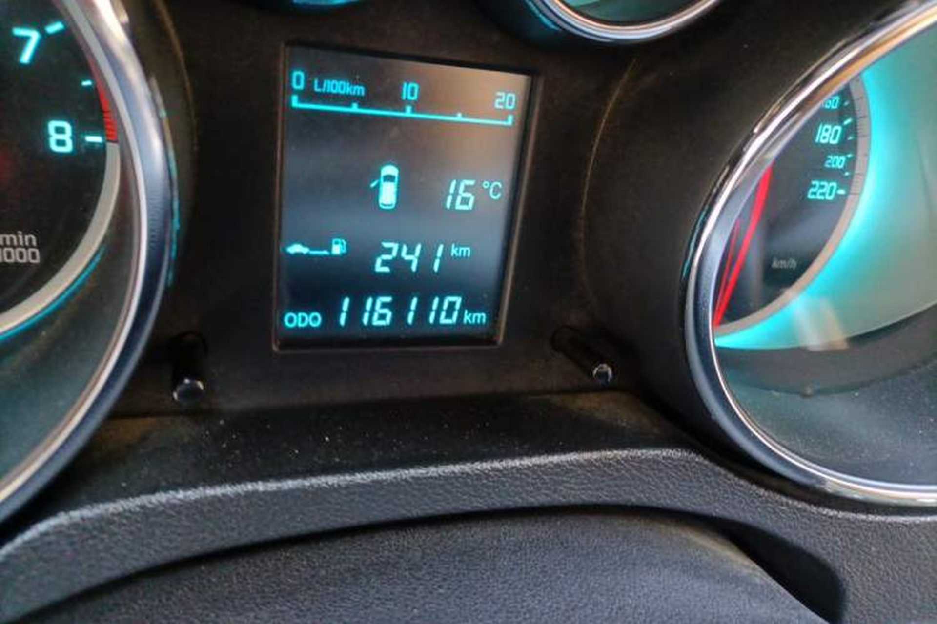 Used CHANGAN CS35 2015 1.6L Manual Luxury Model China IV Standard Odometer Close Up