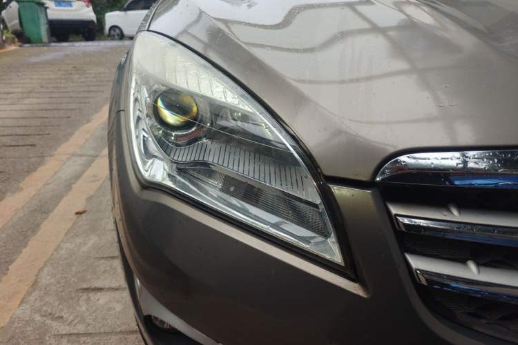 Used CHANGAN CS35 2015 1.6L Automatic Luxury Model China IV Standard Right Front Headlight
