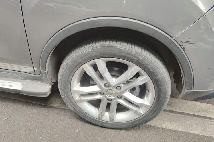 Used CHANGAN CS35 2015 1.6L Manual Luxury Model China IV Standard Right Front Wheel Hub