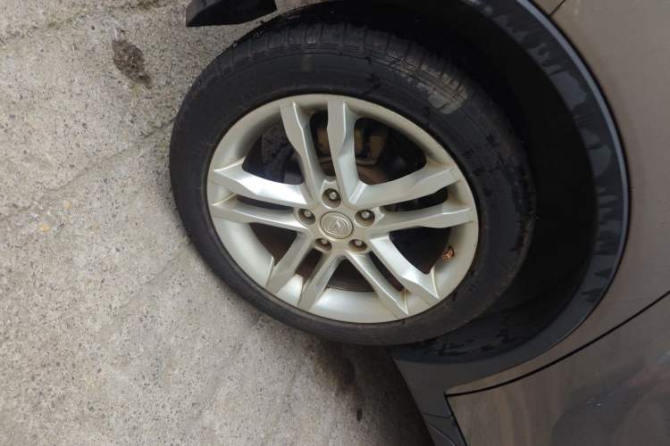 Used CHANGAN CS35 2015 1.6L Automatic Luxury Model China IV Standard Right Front Wheel Hub