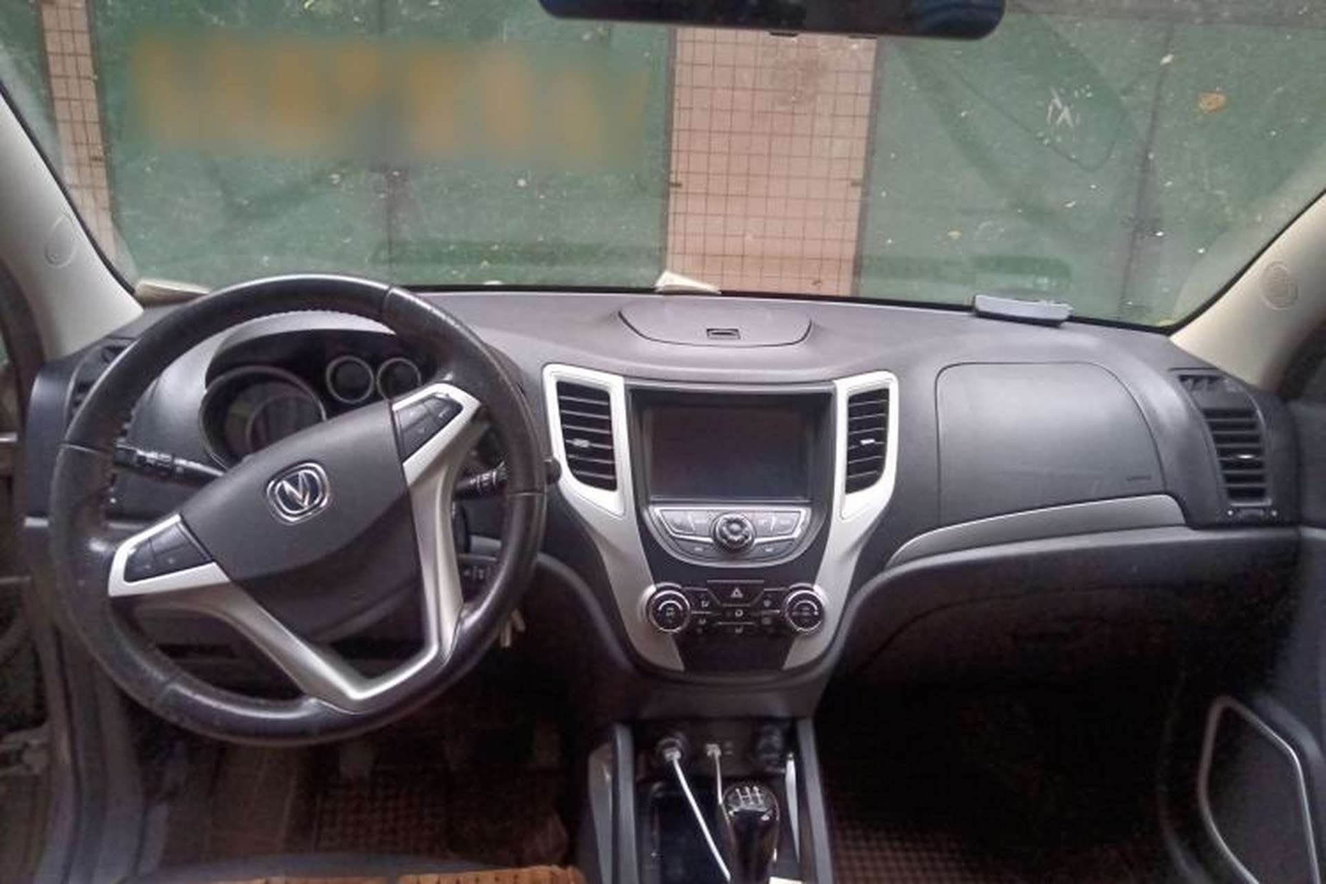 Used CHANGAN CS35 2015 1.6L Manual Luxury Model China IV Standard Center Console