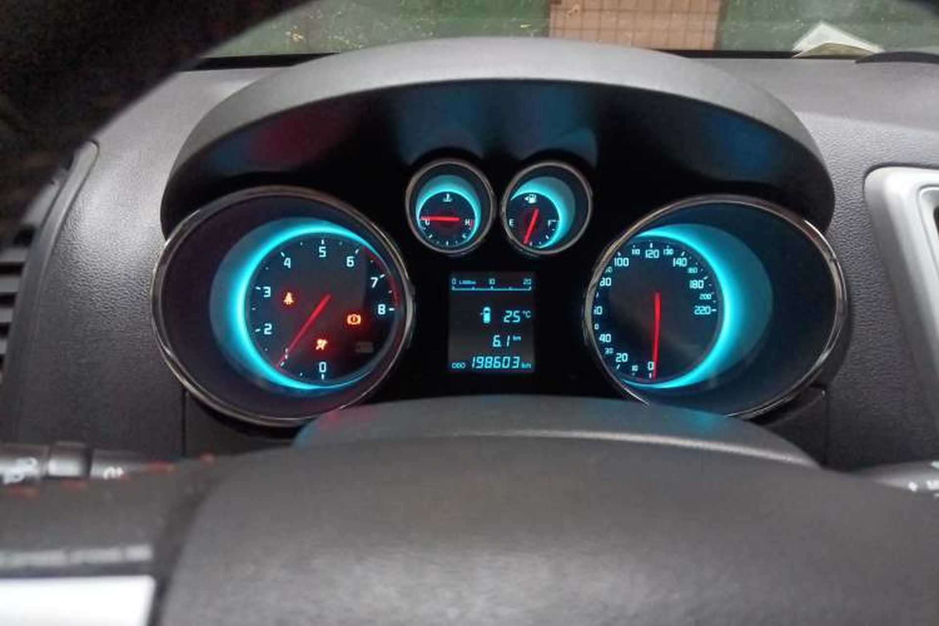 Used CHANGAN CS35 2015 1.6L Manual Luxury Model China IV Standard Instrument Cluster