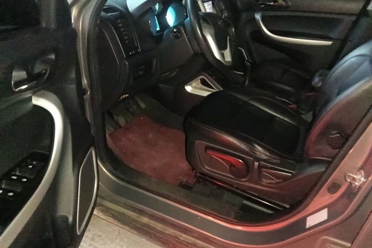 Used CHANGAN CS35 2015 1.6L Manual Luxury Model China IV Standard Driver Seat