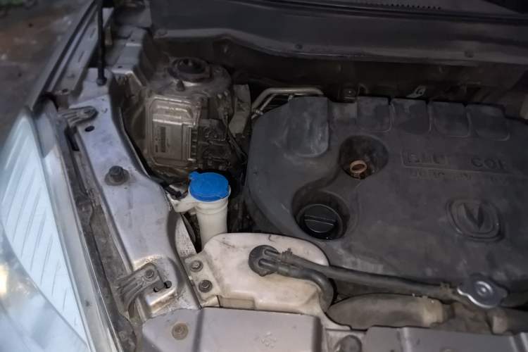 Used CHANGAN CS35 2015 1.6L Automatic Luxury Model China IV Standard Engine Bay Right