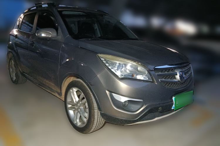 Used CHANGAN CS35 2015 1.6L Manual Luxury Model China IV Standard Front Right 45 Deg
