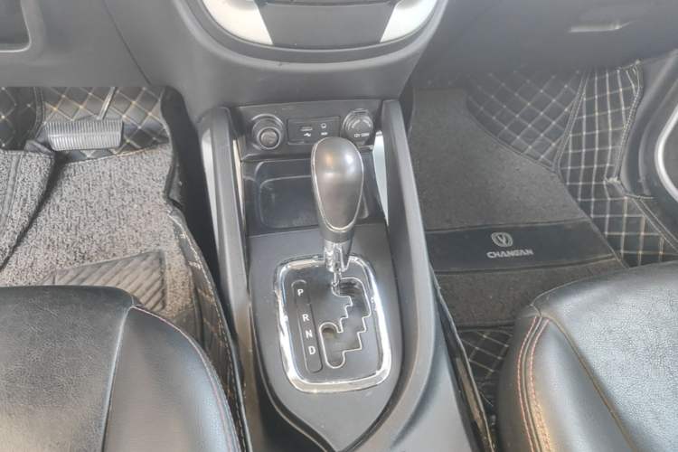 Used CHANGAN CS35 2015 1.6L Automatic Prestige Model China IV Standard Gear Lever