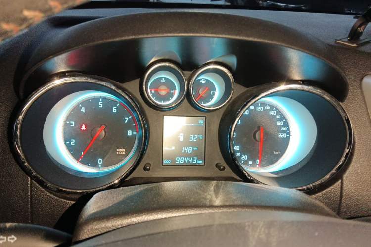 Used CHANGAN CS35 2015 1.6L Manual Luxury Model China IV Standard Instrument Cluster