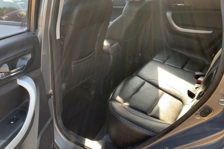 Used CHANGAN CS35 2015 1.6L Manual Luxury Model China IV Standard Interior 5