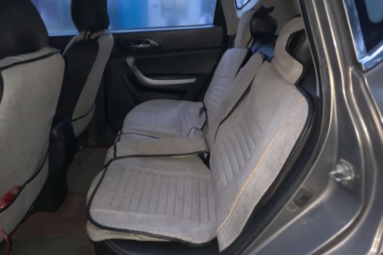 Used CHANGAN CS35 2015 1.6L Automatic Luxury Model China IV Standard Left Rear Seat