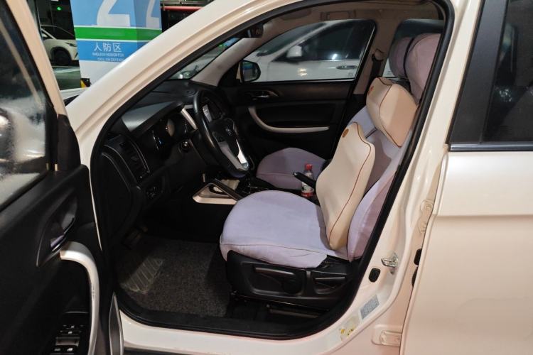 Used CHANGAN CS35 2015 1.6L Automatic Luxury Model China V Standard Driver Seat