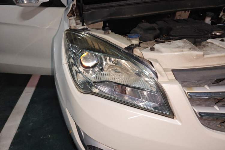 Used CHANGAN CS35 2015 1.6L Automatic Luxury Model China V Standard Right Front Headlight