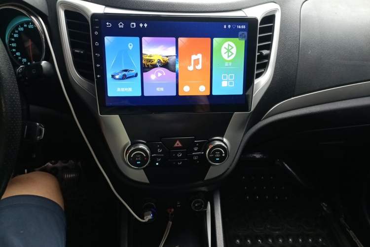 Used CHANGAN CS35 2015 1.6L Manual Luxury Model China V Standard Audio And AC Panel