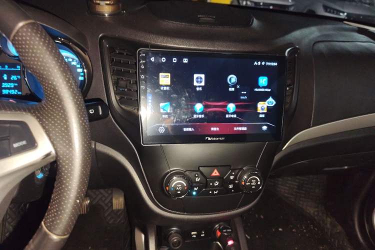 Used CHANGAN CS35 2015 1.6L Manual Luxury Model China V Standard Audio And AC Panel