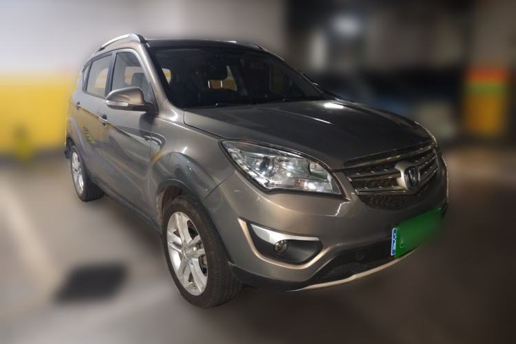 Used CHANGAN CS35 2015 1.6L Manual Luxury Model China V Standard Front Right 45 Deg