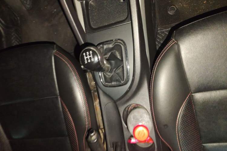 Used CHANGAN CS35 2015 1.6L Manual Luxury Model China V Standard Gear Lever