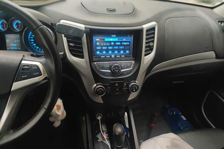 Used CHANGAN CS35 2015 1.6L Automatic Prestige Model China IV Standard Audio And AC Panel