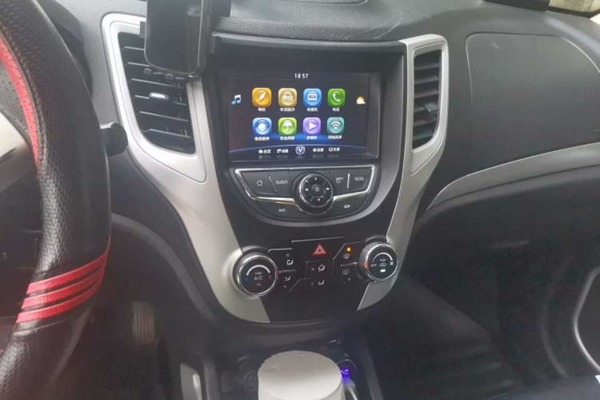 Used CHANGAN CS35 2015 1.6L Automatic Luxury Model China IV Standard Audio And AC Panel