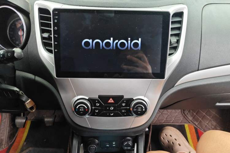 Used CHANGAN CS35 2015 1.6L Manual Luxury Model China V Standard Audio And AC Panel