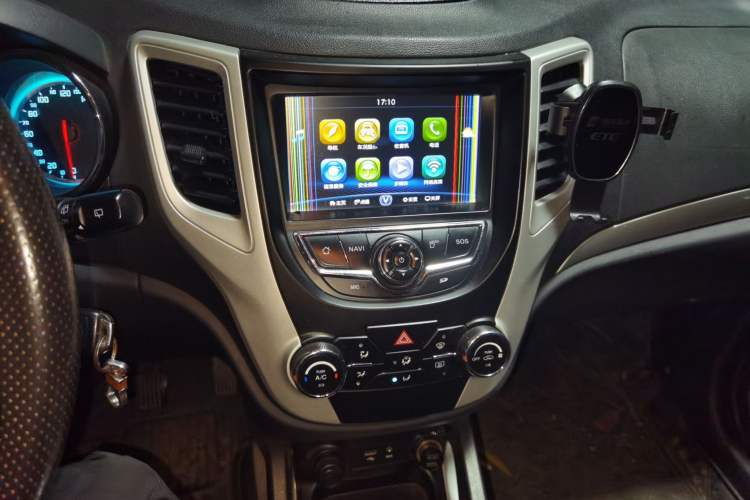 Used CHANGAN CS35 2015 1.6L Manual Luxury Model China IV Standard Audio And AC Panel