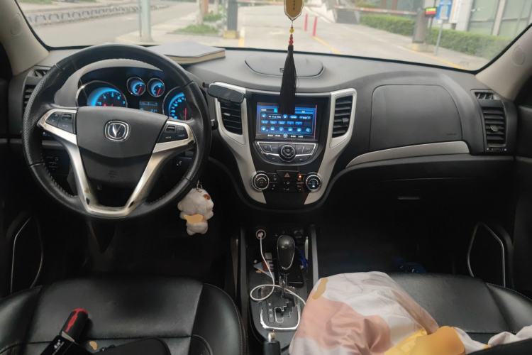 Used CHANGAN CS35 2015 1.6L Automatic Prestige Model China IV Standard Center Console