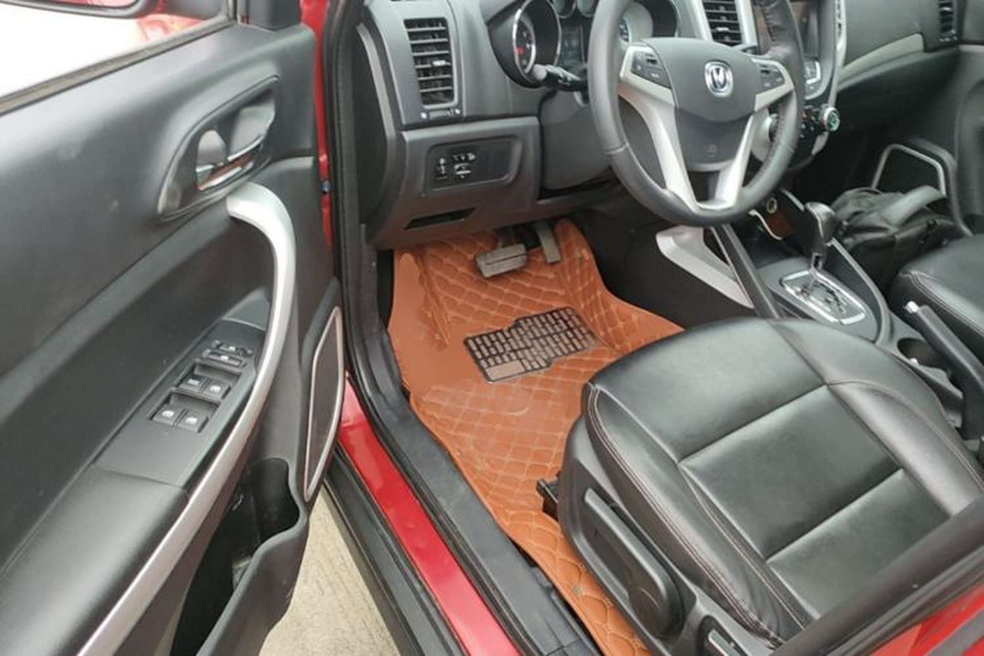 Used CHANGAN CS35 2015 1.6L Automatic Luxury Model China IV Standard Driver Seat