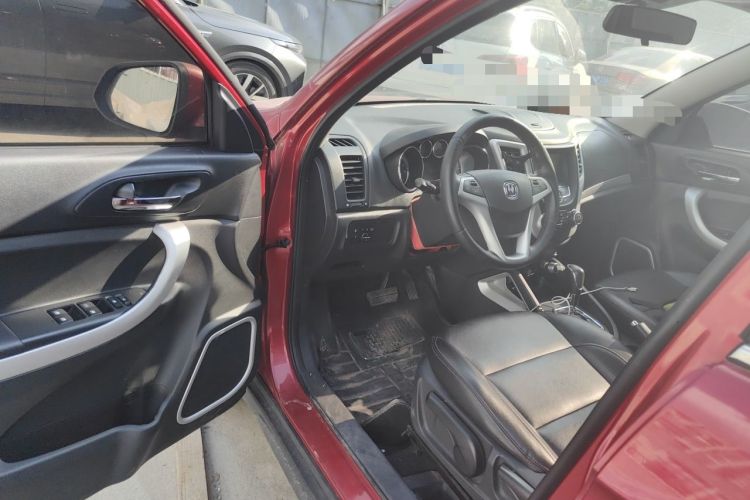 Used CHANGAN CS35 2015 1.6L Automatic Luxury Model China V Standard Driver Seat