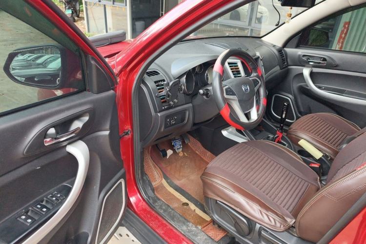 Used CHANGAN CS35 2015 1.6L Manual Luxury Model China IV Standard Driver Seat