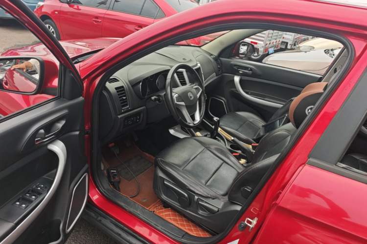 Used CHANGAN CS35 2015 1.6L Manual Luxury Model China IV Standard Driver Seat