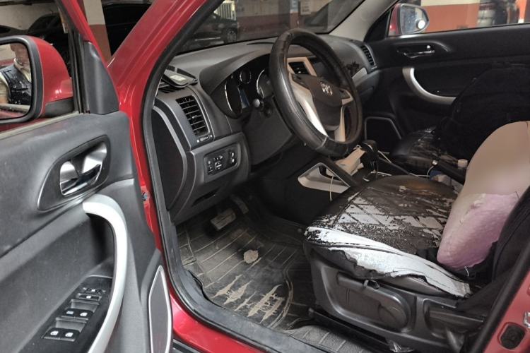 Used CHANGAN CS35 2015 1.6L Automatic Prestige Model China IV Standard Driver Seat